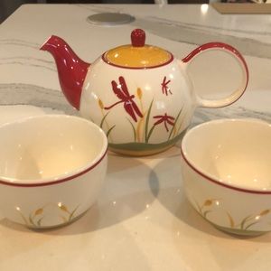 HUESNBREWS TEA SET